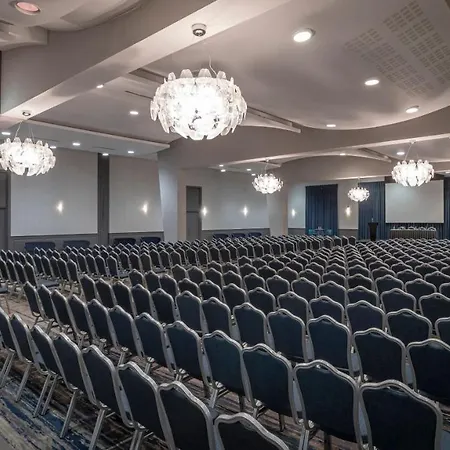 Ξενοδοχείο Pillo & Leisure Club Άσμπερν