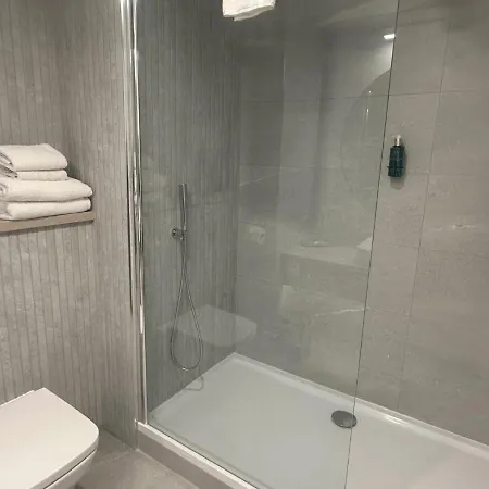 Pillo & Leisure Club 4* Ashbourne
