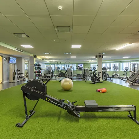 Pillo & Leisure Club 4* אשבורן