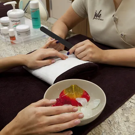 Pillo & Leisure Club מלון אשבורן