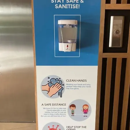 Pillo & Leisure Club מלון