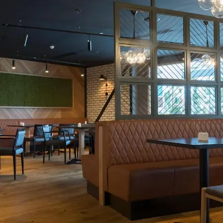 Pillo & Leisure Club 4* Άσμπερν