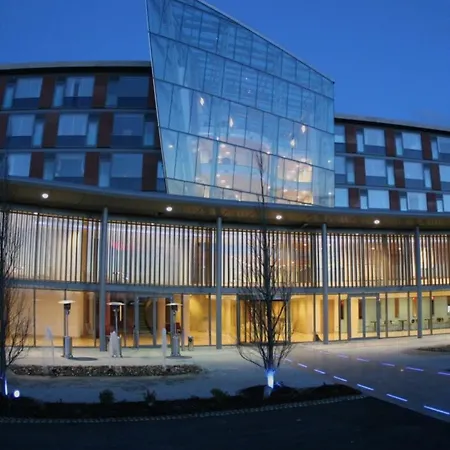 Pillo & Leisure Club אשבורן