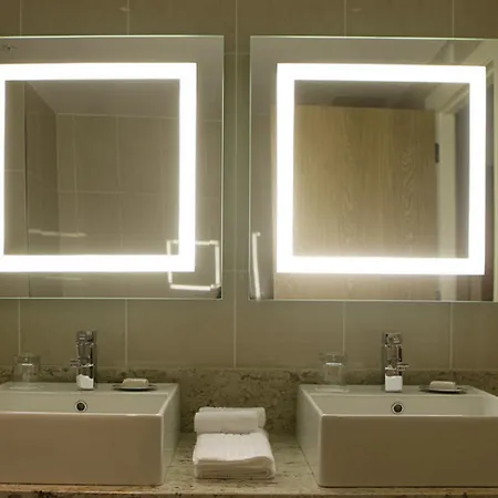 Pillo & Leisure Club מלון 4*