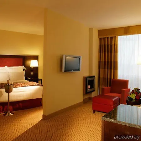 Ξενοδοχείο Pillo & Leisure Club 4*