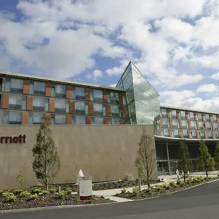 Pillo & Leisure Club Ξενοδοχείο 4*