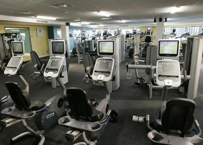 Pillo & Leisure Club فندق 4*