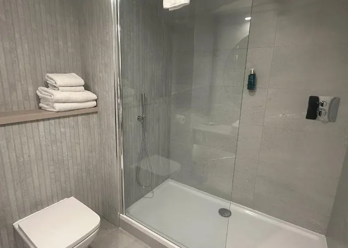 Pillo & Leisure Club 4* آشبورن