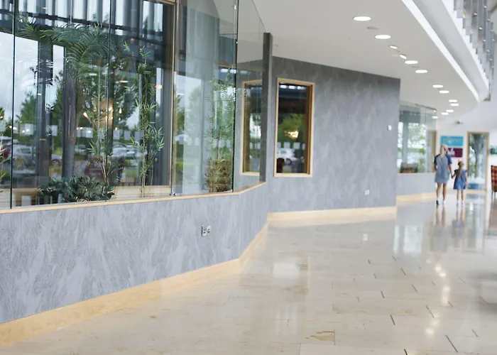 Pillo & Leisure Club فندق آشبورن
