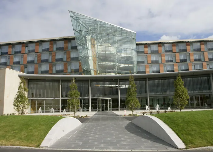 Pillo & Leisure Club Hotel 4*