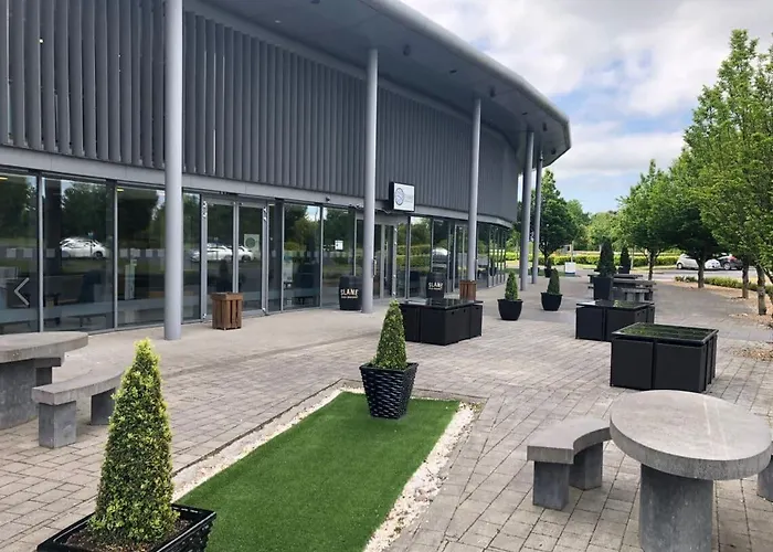 Pillo & Leisure Club Szálloda