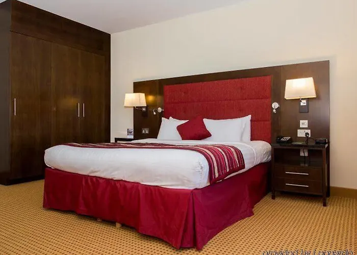 Pillo & Leisure Club فندق 4*