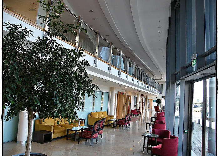 Pillo & Leisure Club فندق آشبورن