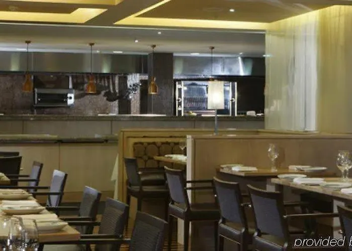 Pillo & Leisure Club فندق آشبورن